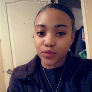 Meet your Posher, Desiree